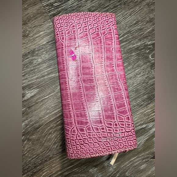 Nelson Bibles Bible New Century Version Magnetic Closure - Picture 3 of 7